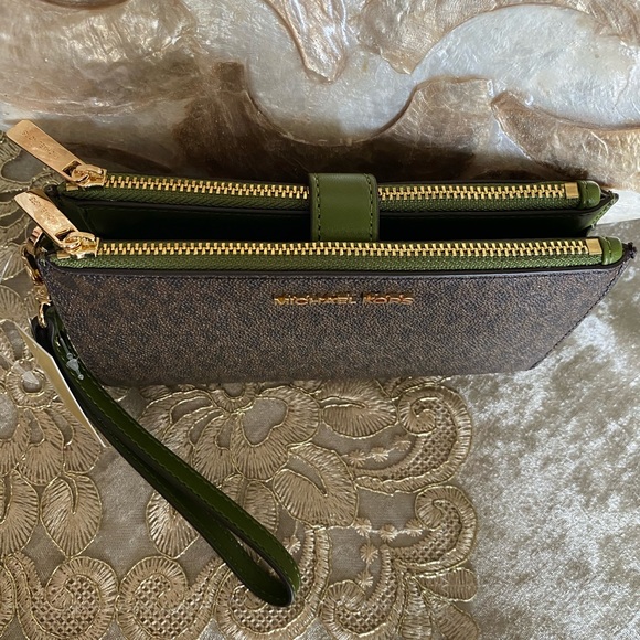 Michael Kors double zipper wallet - Picture 2 of 6